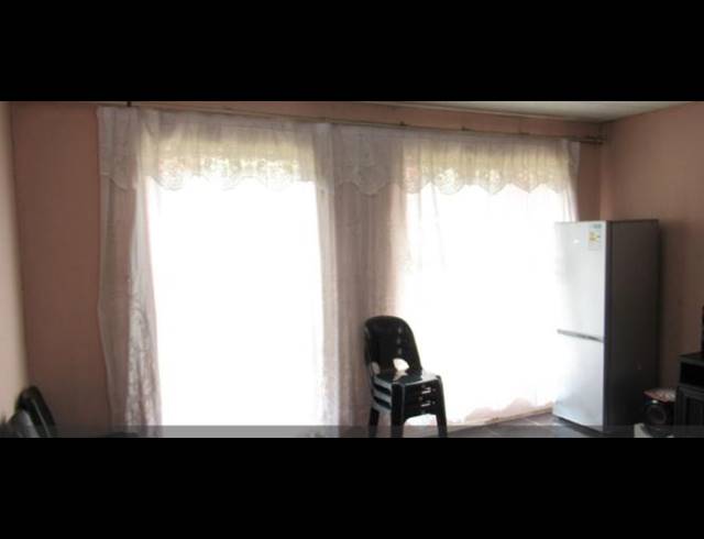 2 BEDROOM APARTMENT FOR SALE IN KEMPTON PARK CENTRAL